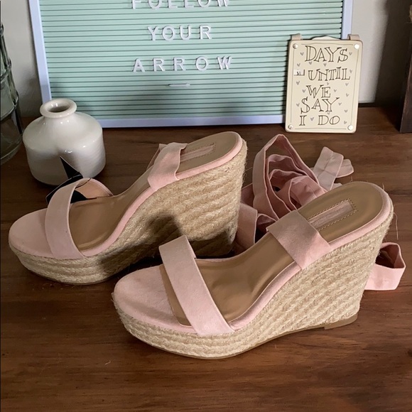 Blush Strappy Wedge - Picture 4 of 5